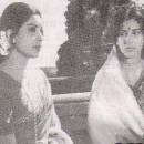 Nadhiyai Thedi Vandha Kadal